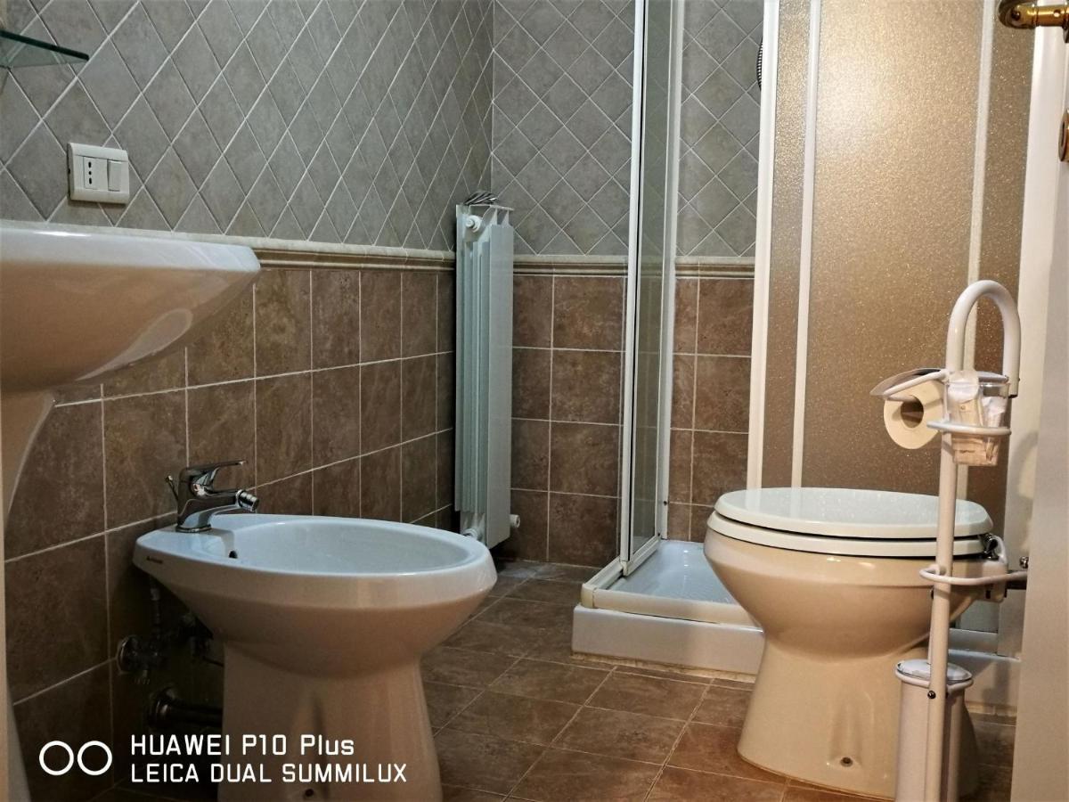 Villa Con Piscina 阿西西 外观 照片