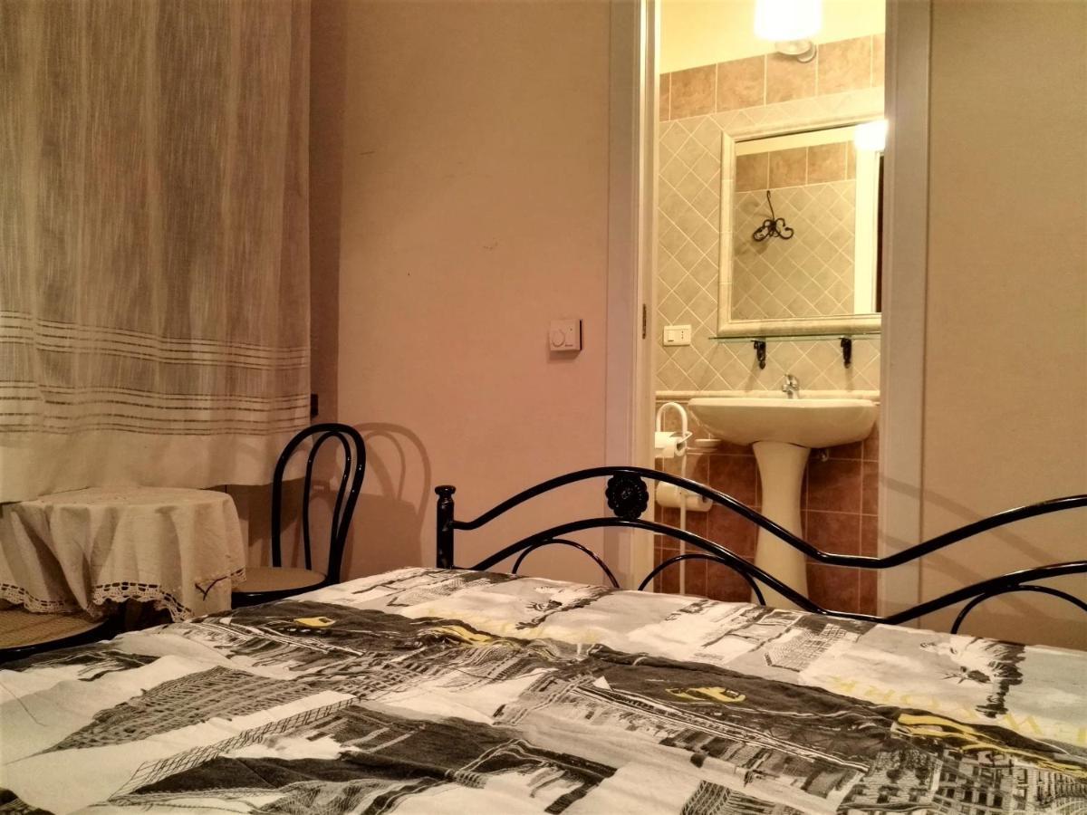 Villa Con Piscina 阿西西 外观 照片