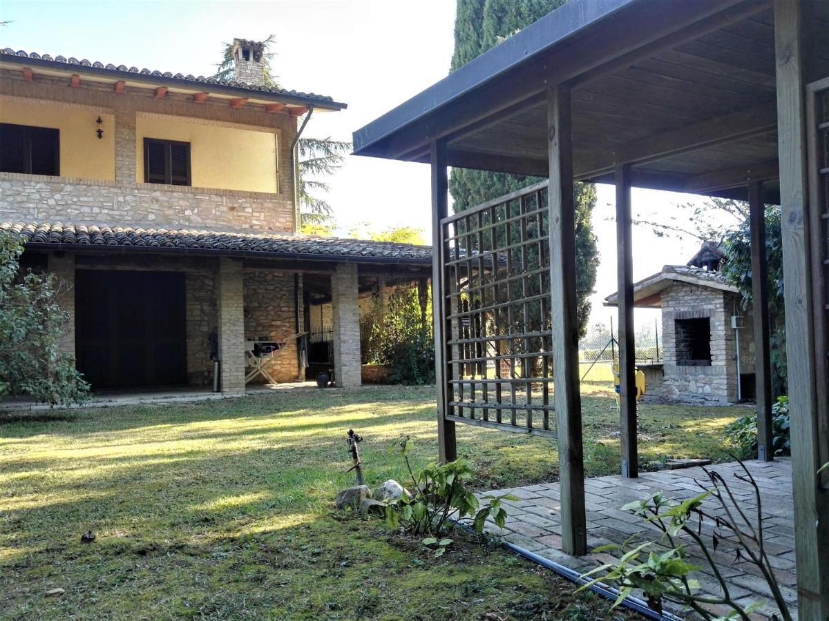 Villa Con Piscina 阿西西 外观 照片