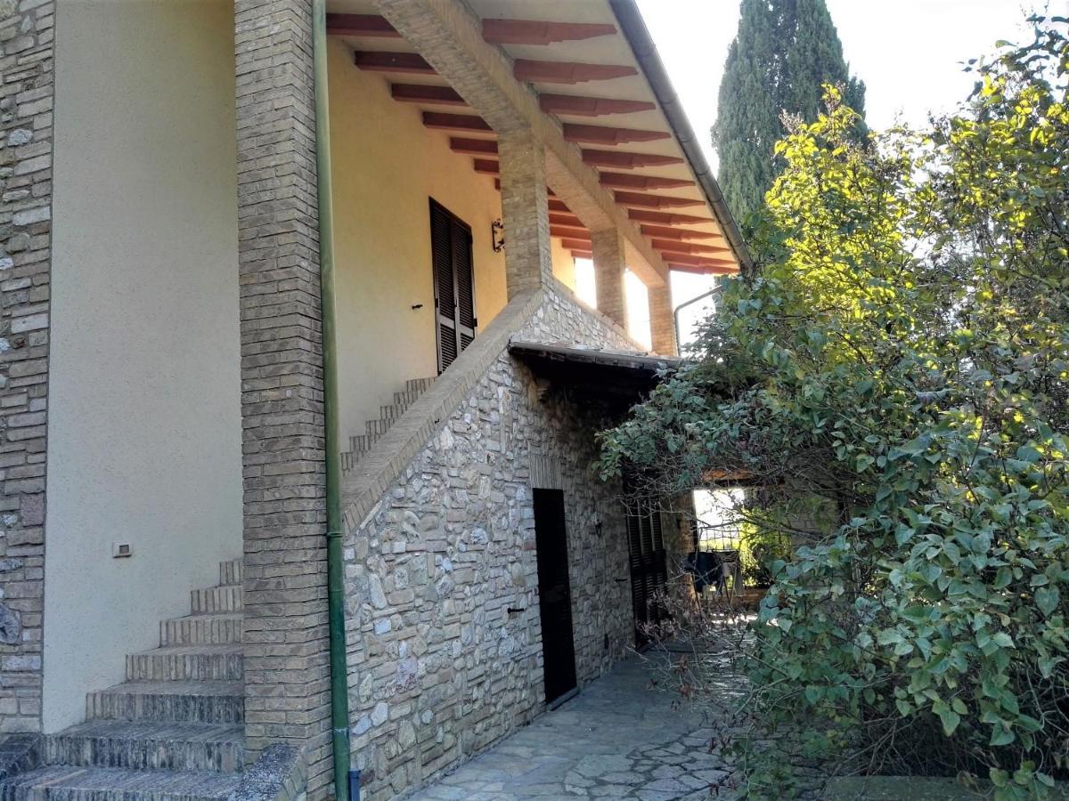 Villa Con Piscina 阿西西 外观 照片
