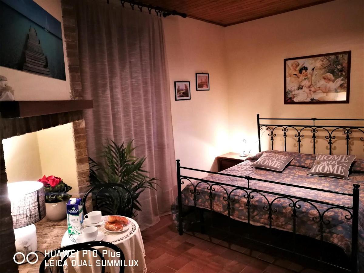 Villa Con Piscina 阿西西 外观 照片