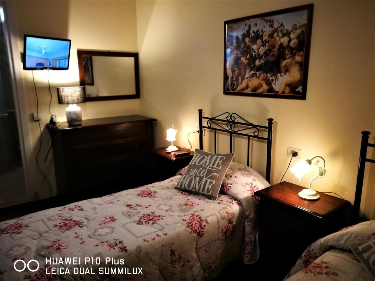 Villa Con Piscina 阿西西 外观 照片
