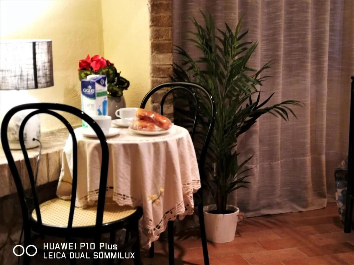 Villa Con Piscina 阿西西 外观 照片