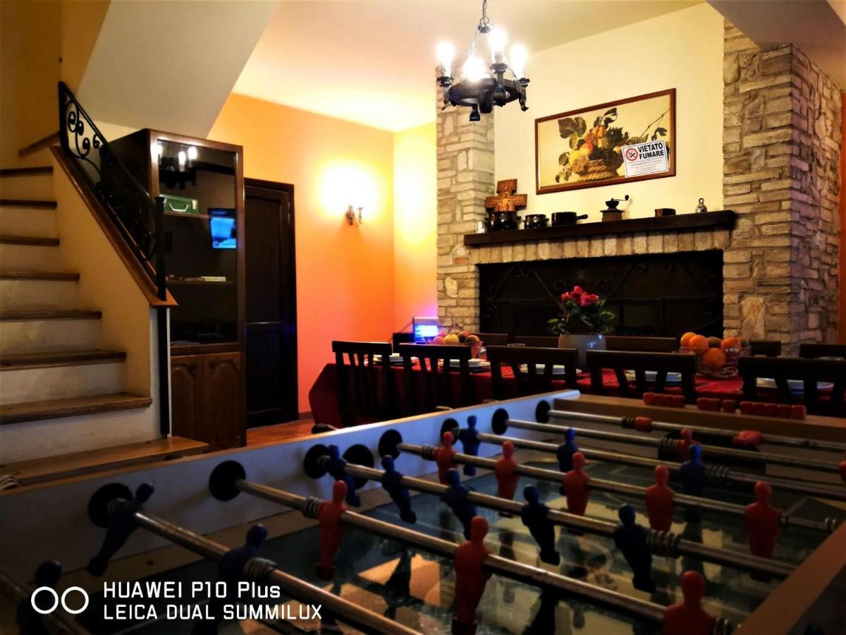 Villa Con Piscina 阿西西 外观 照片